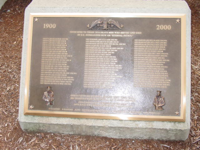 Memorial for all submarines lost 060.JPG